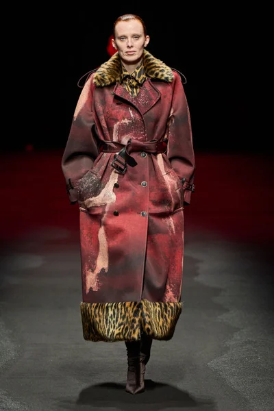 Look 2